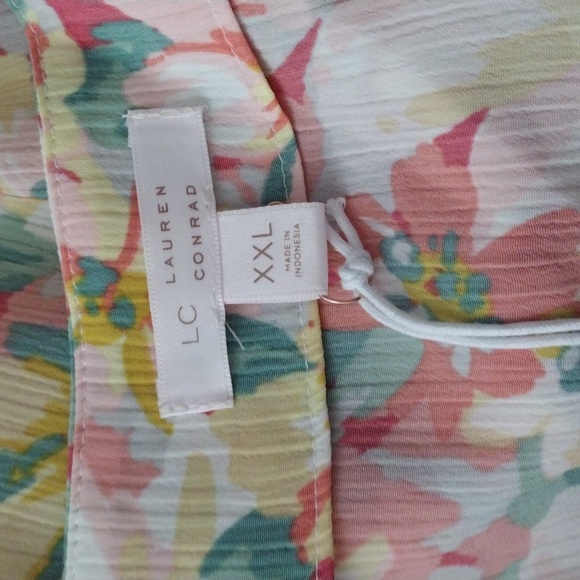 LC Lauren Conrad Floral Button Up Blouse - Picture 4 of 5